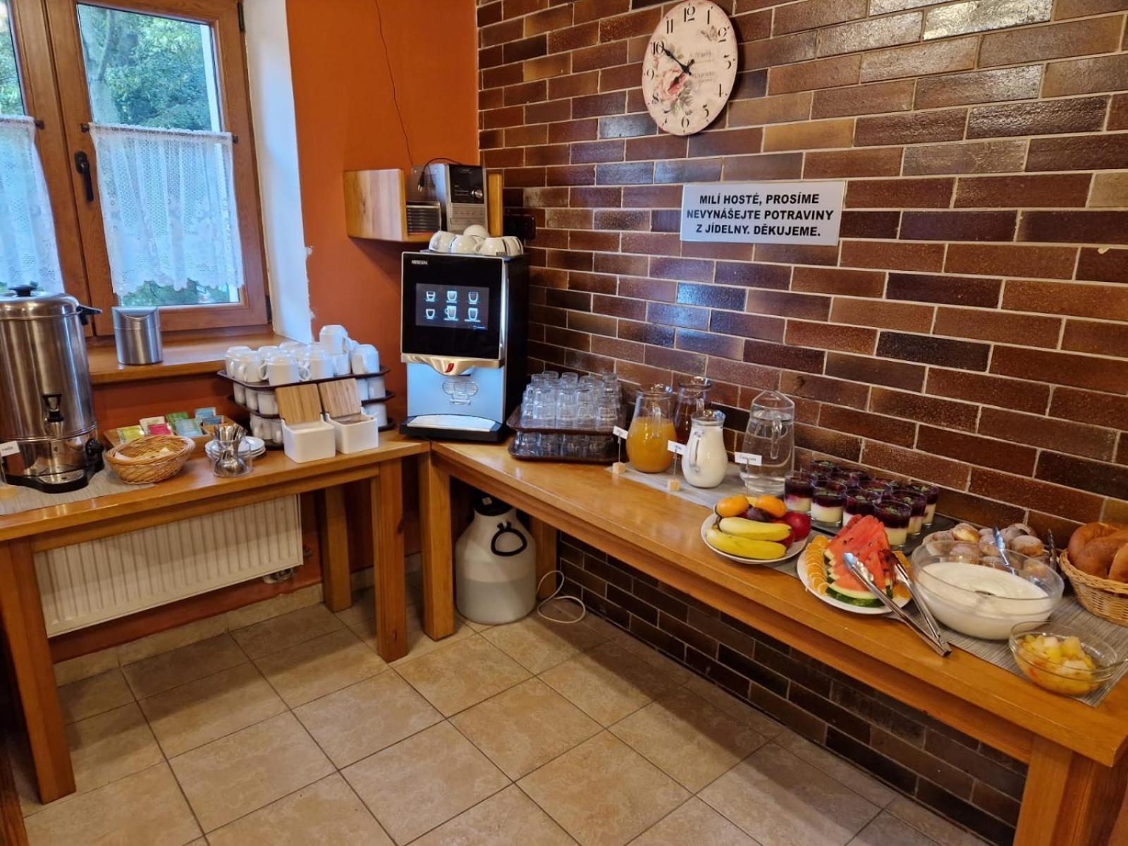 Horsky Hotel Snezenka Hyncice pod Susinou ภายนอก รูปภาพ